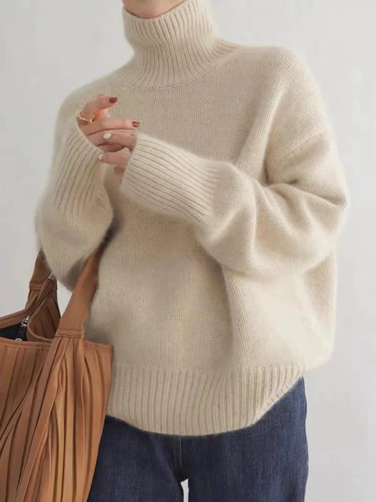 Sweter damski o wyglądzie kaszmiru, luźny krój, golf, żebrowane mankiety - Cavrel